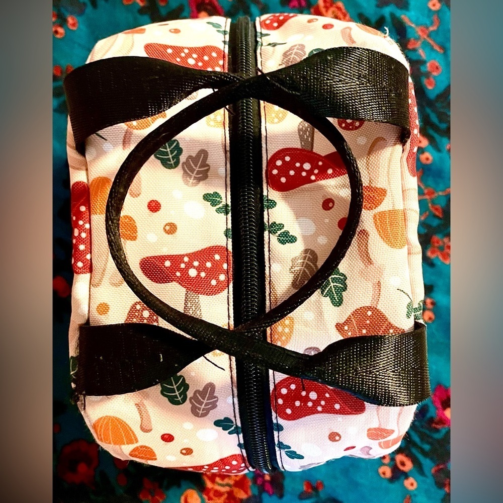 Insulated Lunch Picnic Bag Mushroom Print Red Beige Orange Lunchbox Cooler Tote - Picture 12 of 14